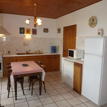 Maison A 4 Chambres, Jardin Et Animaux Acceptes - Fr-1-742-188 Holiday home